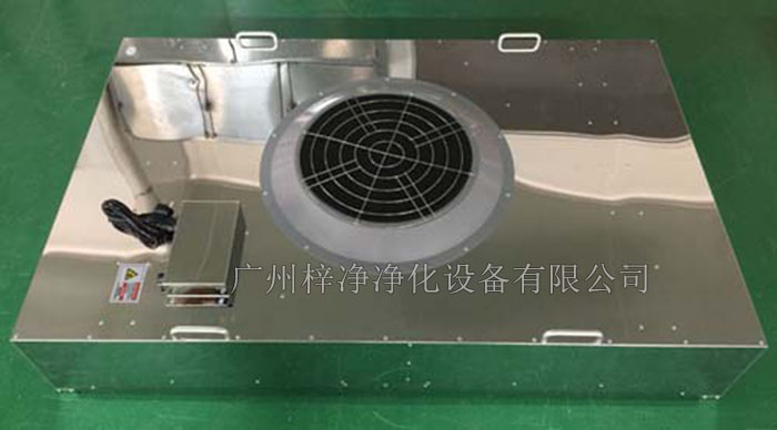 不銹鋼FFU廣泛應(yīng)用于電子、醫(yī)藥、生物工程、食品、化妝品等行業(yè)，如半導體生產(chǎn)線、藥品生產(chǎn)車間、實驗室、手術(shù)室等，為各類潔凈室提供穩(wěn)定的空氣潔凈度保障。