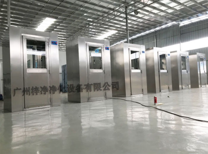 風(fēng)淋室的吹風(fēng)時間是保證其有效性的關(guān)鍵因素之一 風(fēng)淋室的吹風(fēng)時間是保證其有效性的關(guān)鍵因素之一