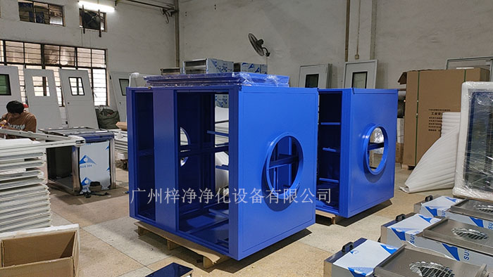 空氣過濾箱內部結構裝的初效空氣過濾器,高效空氣過濾器,風機。 空氣過濾箱內部結構裝的初效空氣過濾器,高效空氣過濾器,風機。