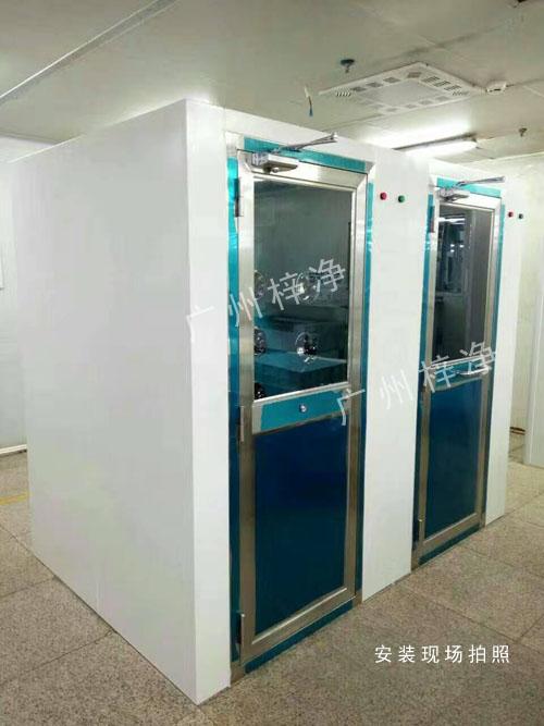 風淋室和緩沖間做成一體 風淋室和緩沖間做成一體